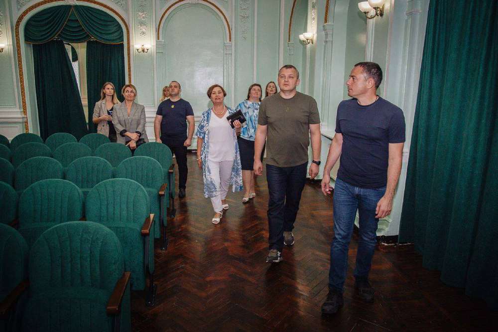 У Кам’янському відкрили новий, сучасний театр ляльок – відремонтували стару будівлю (фото)