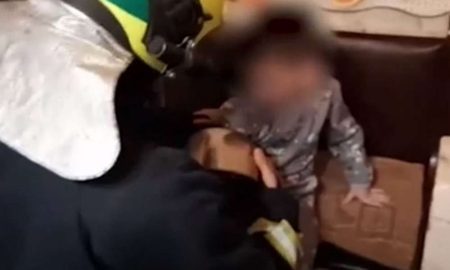 У Кривому Розі рятували 3-річного малюка, рука якого застрягла в чайнику (відео)