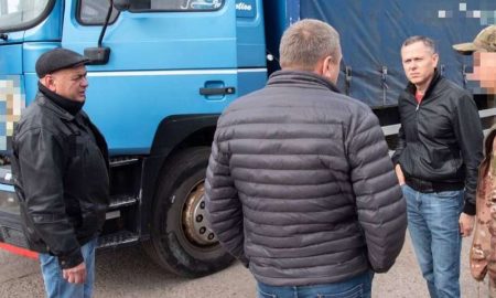 Нікополь передав вантажівку для потреб захисників
