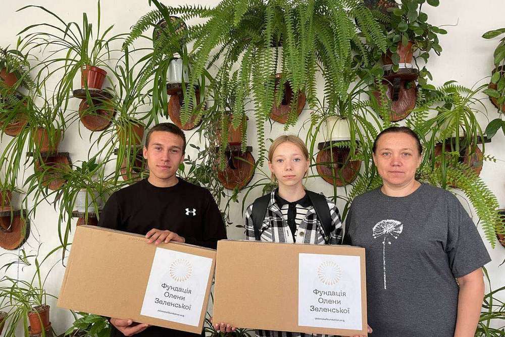 Школярі Томаківської громади отримали 75 нових ноутбуків (фото)