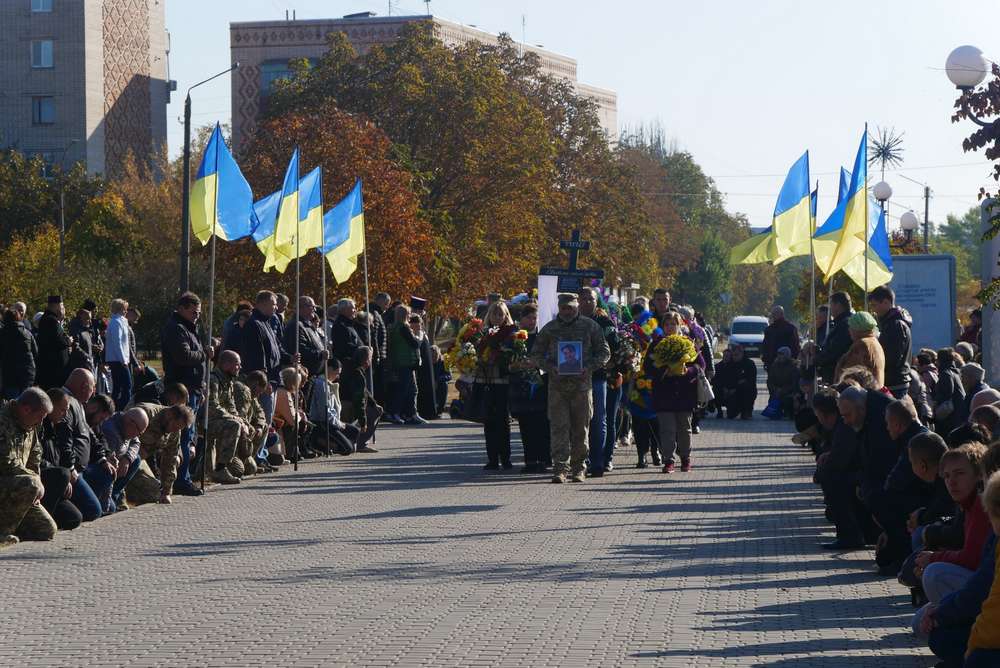 19 жовтня у Покрові провели в останню путь загиблого Захисника (фото)