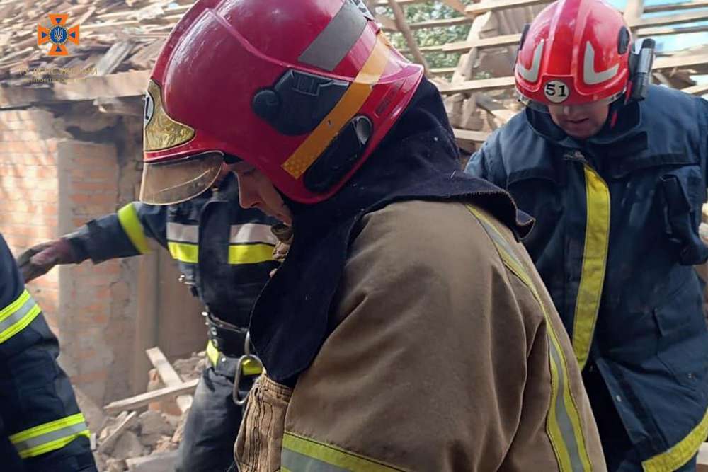 В Апостоловому вибух зруйнував будинок: з-під завалів дістали чоловіка (фото)