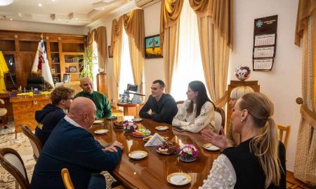 Начальник ДніпроОВА запросив на каву провідних спортсменів і тренерів області (фото)
