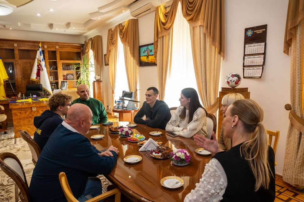 Начальник ДніпроОВА запросив на каву провідних спортсменів і тренерів області (фото)