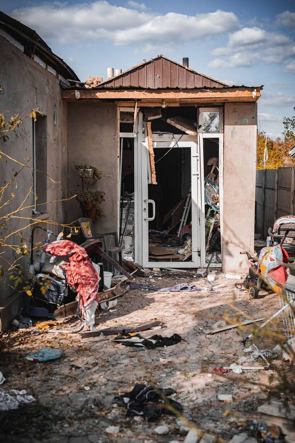 Чотири обстріли Нікополя і удар по Обухівці – важкий день 18 жовтня на Дніпропетровщині