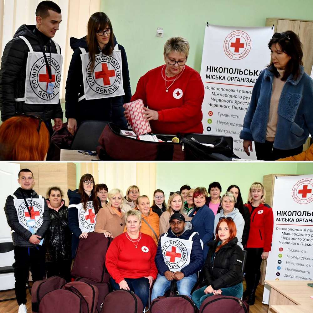 Нікопольські заклади освіти отримали рюкзаки з наборами першої допомоги отримали від Червоного Хреста