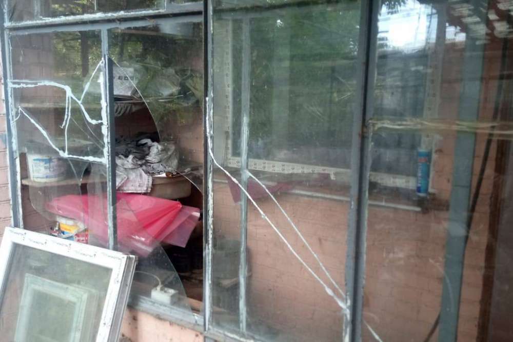У Нікополі внаслідок обстрілу загорілося кафе, по Синельниківському району вдарили ракетою
