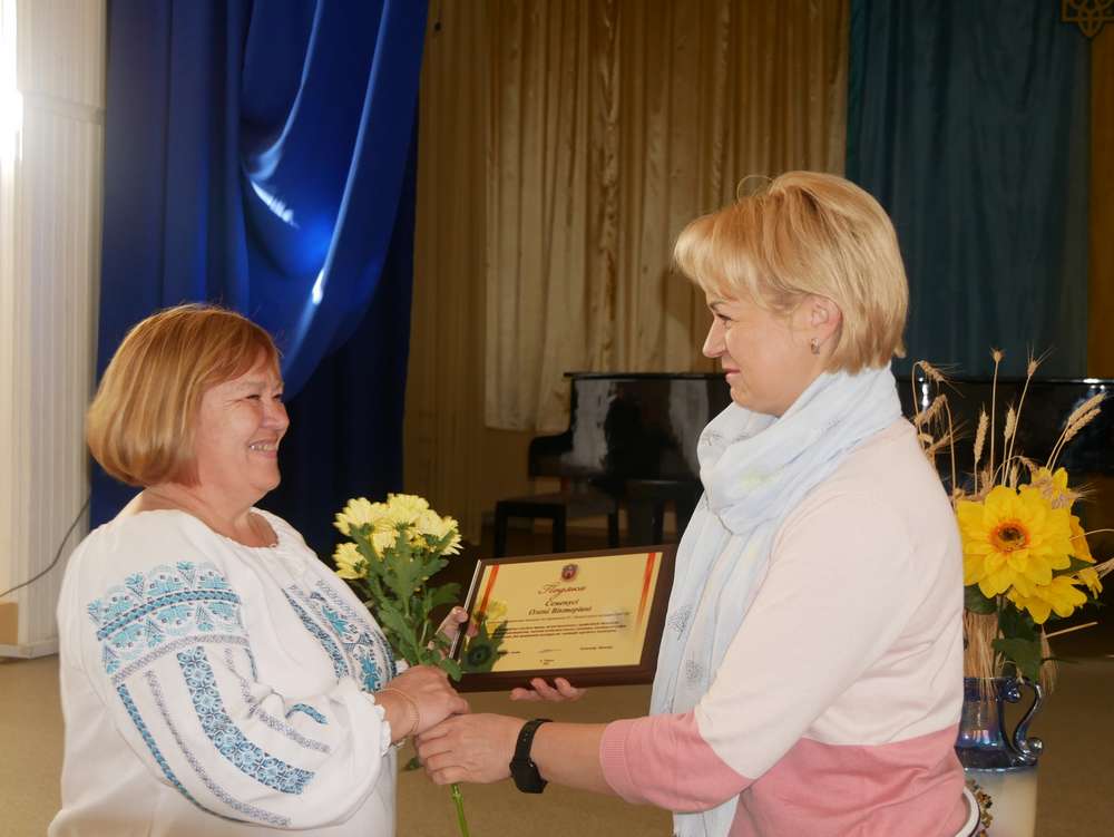 У Покрові 9 листопада привітали з професійним святом працівників культури (фото)