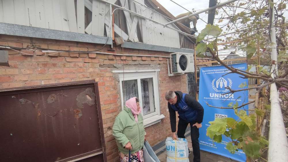 Капулівка після обстрілів отримала термінову допомогу від благодійників (фото)