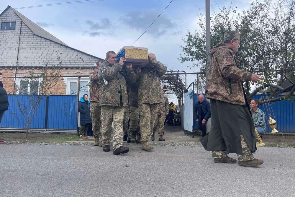 У Покровській громаді 14 листопада провели в останню путь полеглого Героя (фото)