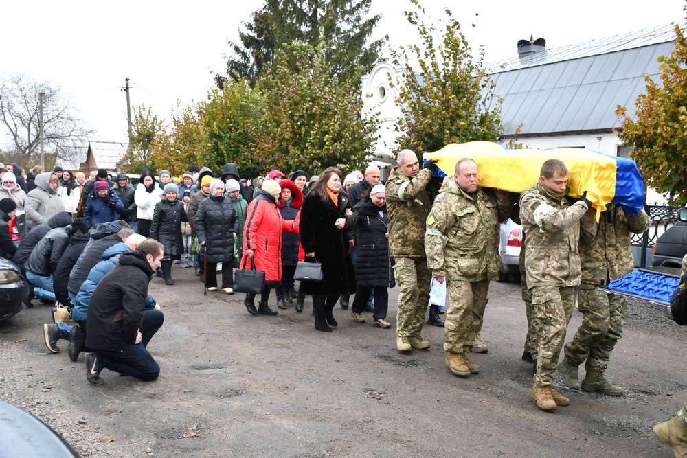 У Нікополі 22 листопада провели в останню путь полеглого Героя (фото)