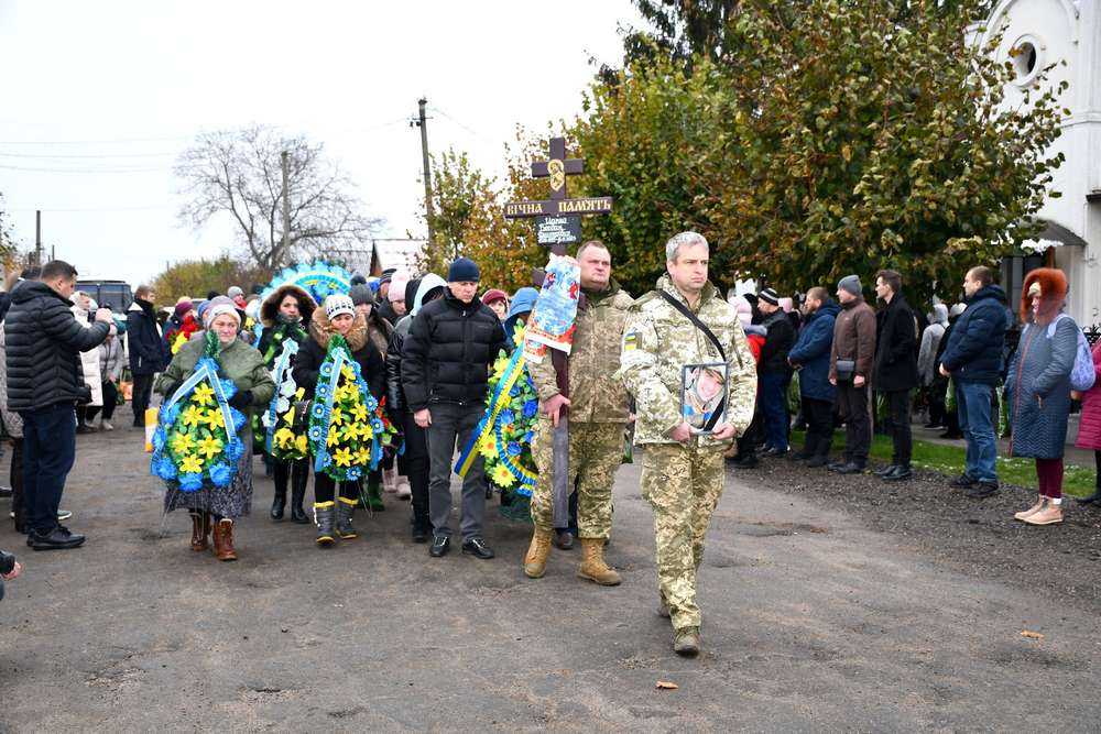 У Нікополі 22 листопада провели в останню путь полеглого Героя (фото)