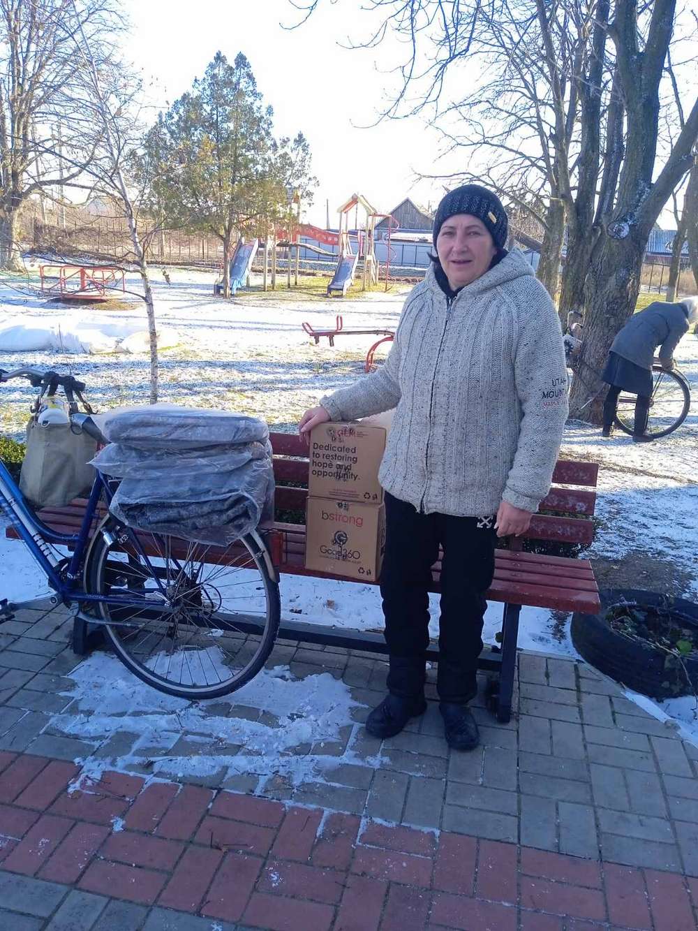 28 листопада у Покровській громаді видавали продовольчі набори (фото)