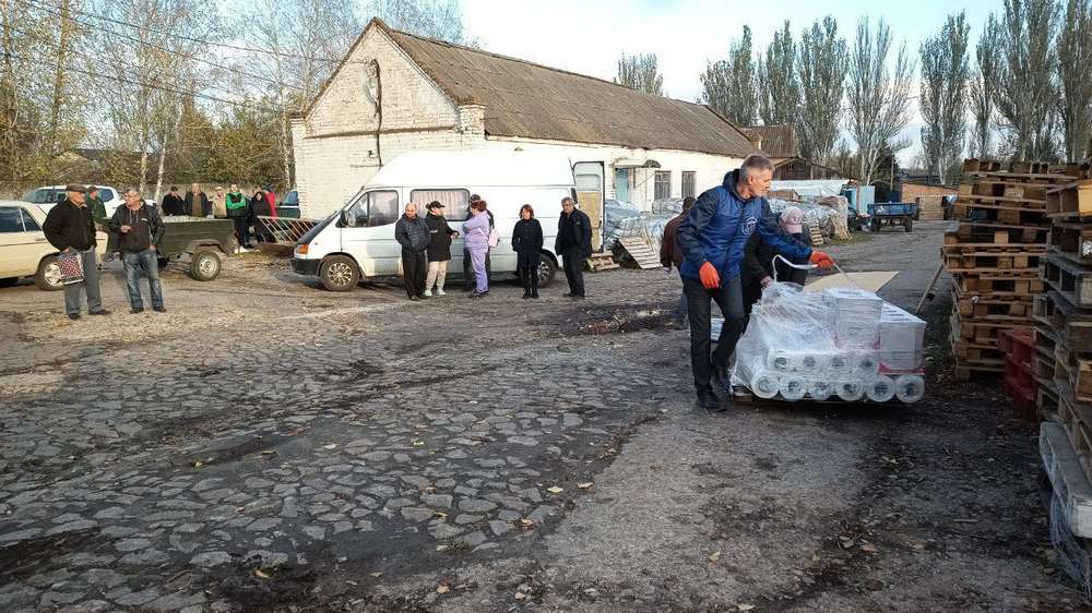 50 домогосподарств з Марганця отримали будівельні матеріали від благодійників