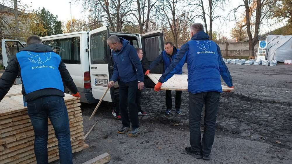 50 домогосподарств з Марганця отримали будівельні матеріали від благодійників