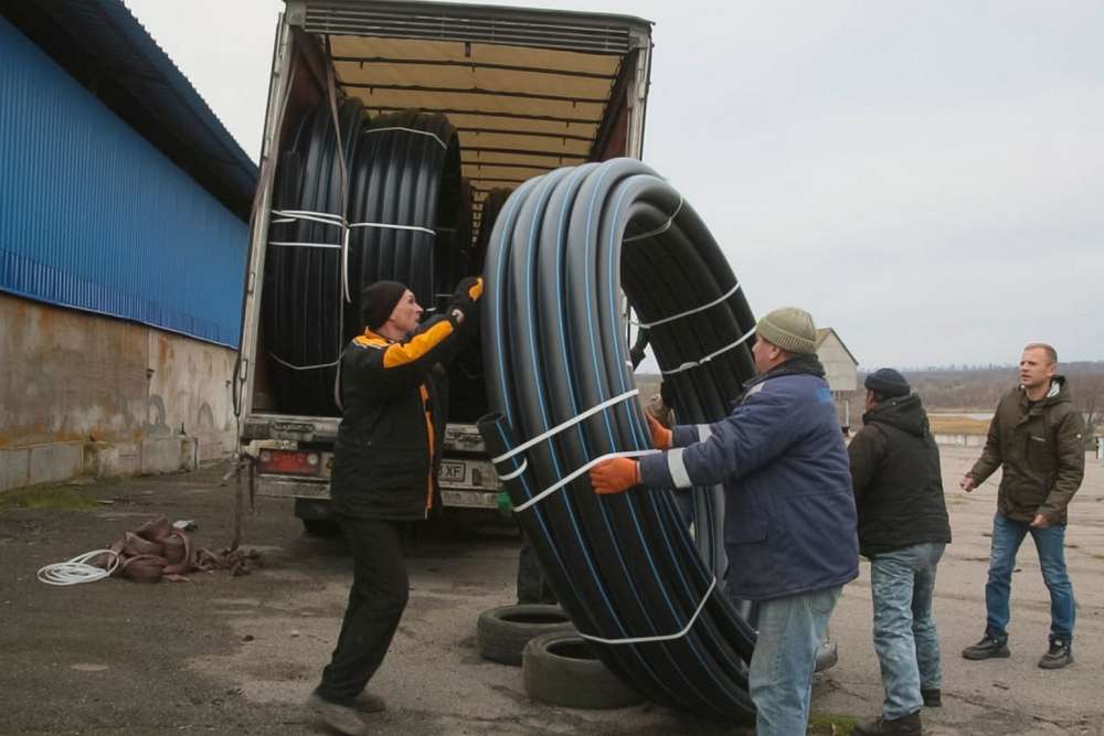 «Такої допомоги ми ще не отримували!» - 15 км пластикової труби передали Червоногригорівській громаді