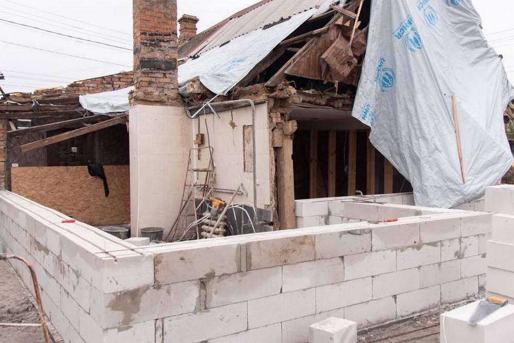 Як у Нікополі відновлюють пошкоджене ворогом житло (фото)