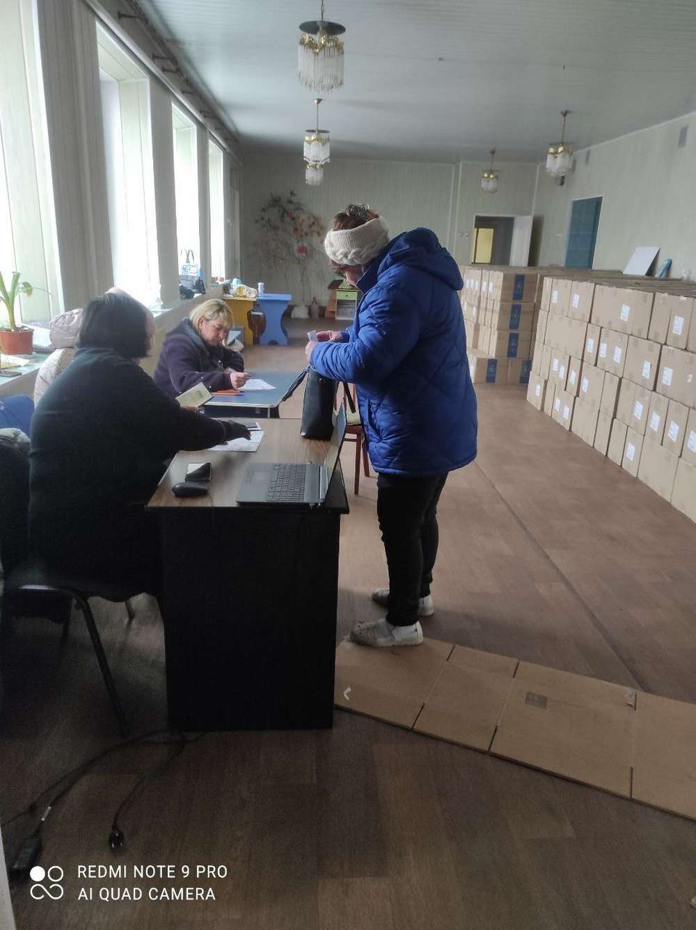 Яку гуманітарну допомогу отримали мешканці Нікопольщини на цьому тижні, розповів Євтушенко (фото)
