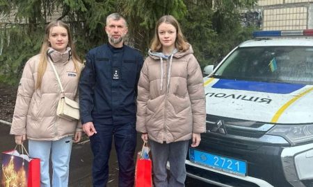 До поліції Покрова запросили доньок загиблого на війні правоохоронця