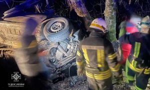 Смертельна ДТП на Дніпропетровщині: водій «Chevrolet Аveo» врізався в дерево