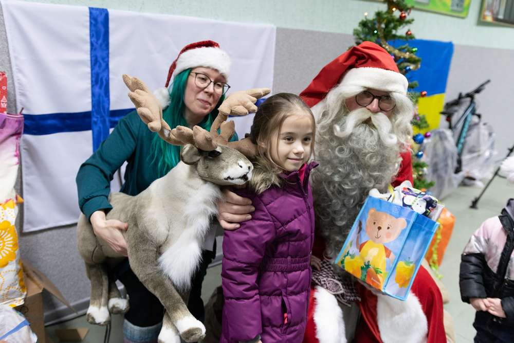 Різдвяне диво у Нікополі! До дітей прибув сам Санта з Фінляндії (фото)