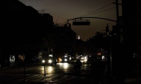Без сирен і зовнішнього освітлення: у Дніпрі повідомляють про наслідки атаки на «Київстар»