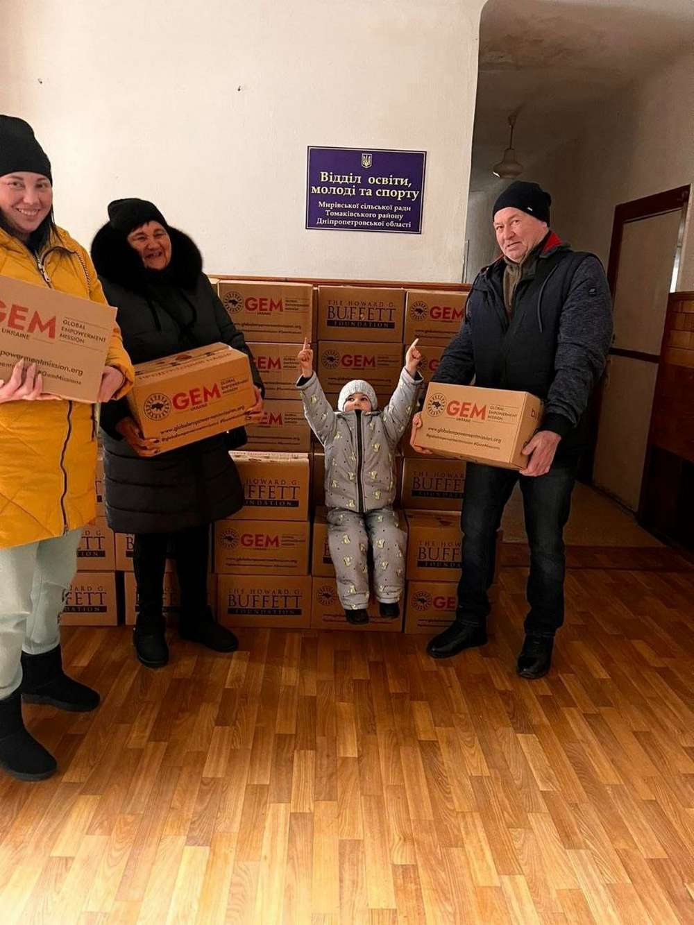 Яку гуманітарну допомогу на Нікопольщині видавали протягом двох тижнів (фото)