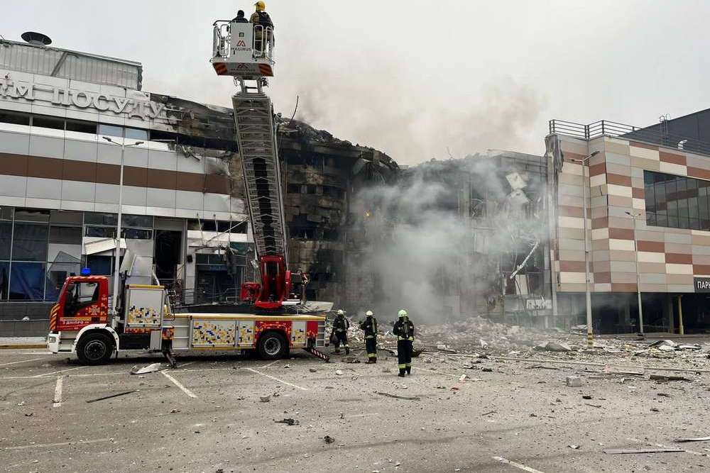 Пологовий, торгівельний центр, загиблі і поранені – прокуратура про наслідки ракетного удару по Дніпру