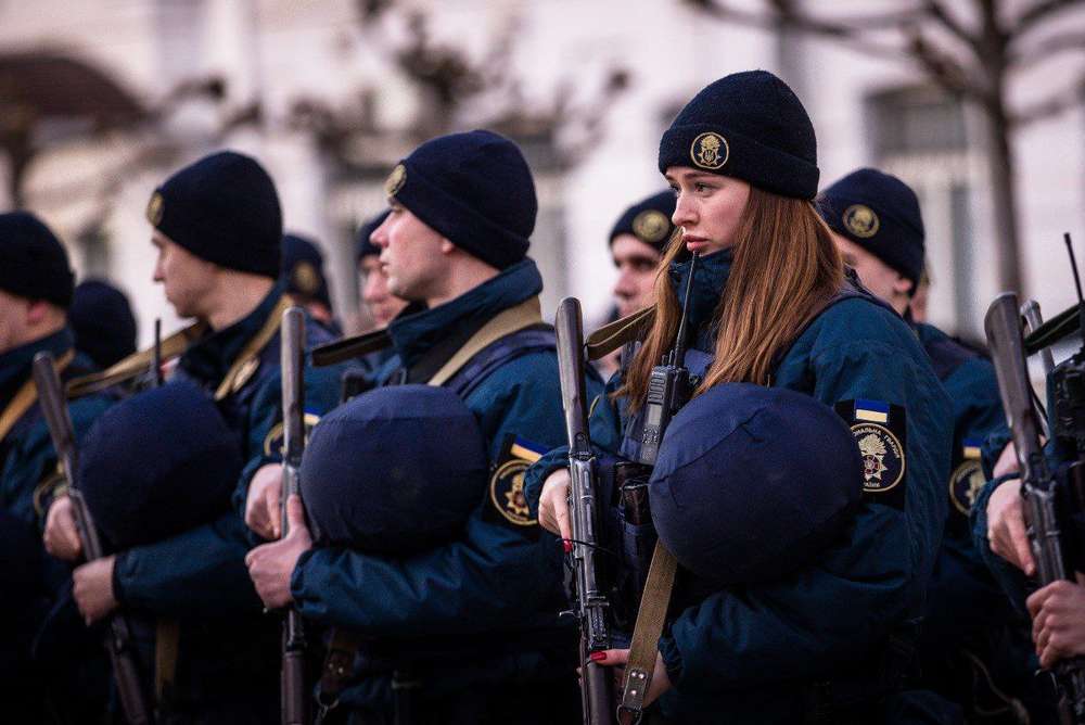 На Дніпропетровщині правоохоронці заступили на чергування у новорічну ніч (фото)