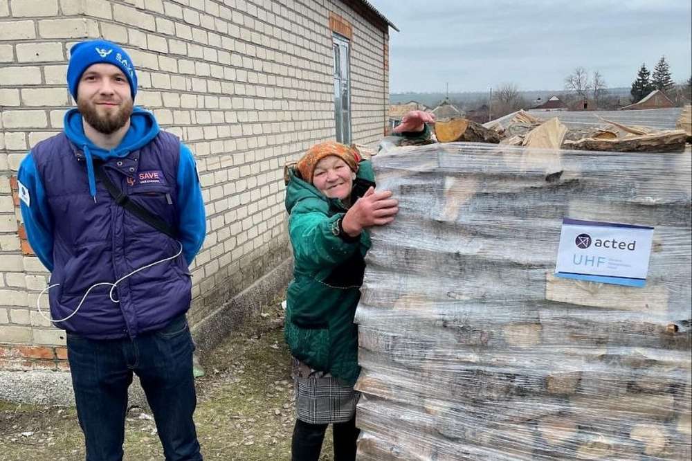 Продукти, дрова, труби: яку гуманітарну допомогу отримали мешканці НІкопольщини на цьому тижні (фото)