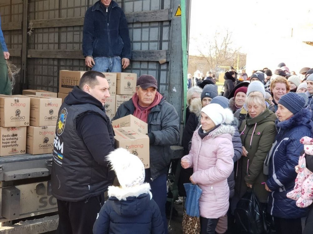 Мешканцям Нікопольщини почали видавати гуманітарну допомогу (фото)