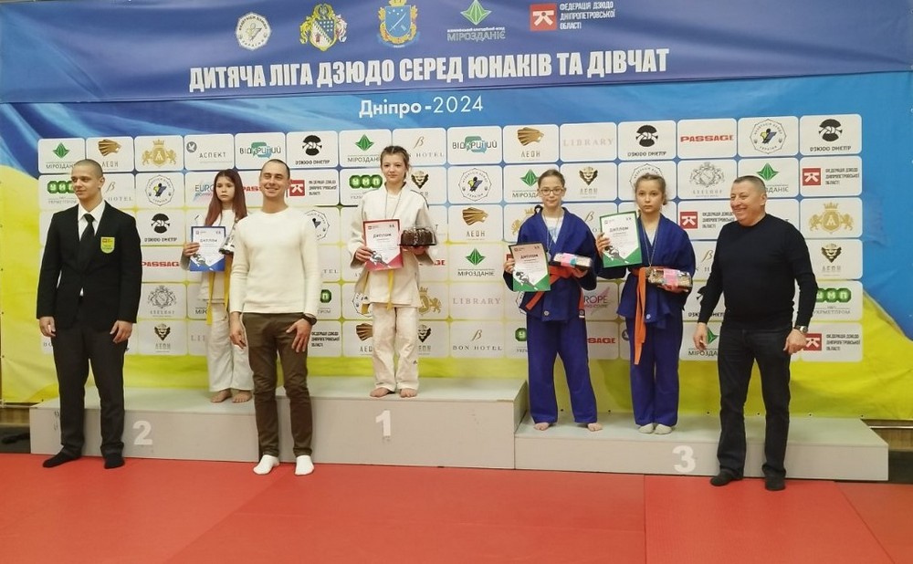 Спортсмени з Нікополя здобули призові місця на міжнародних і всеукраїнських змаганнях (фото)