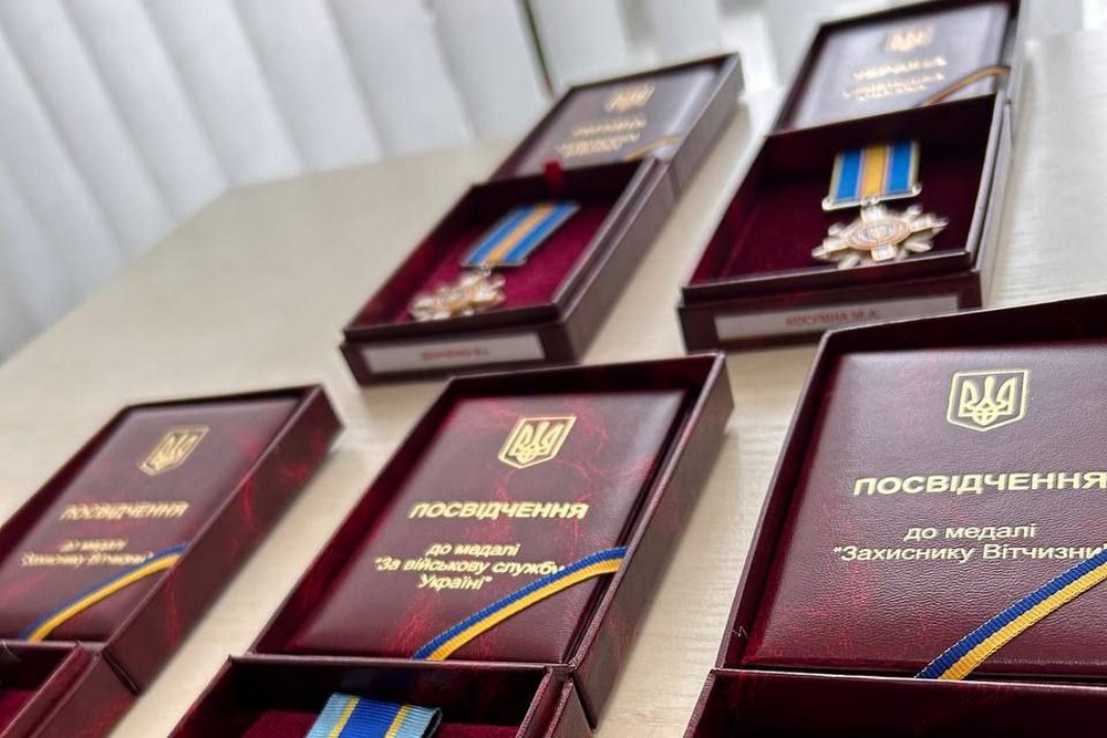 Захисники з Нікопольщини отримали державні нагороди