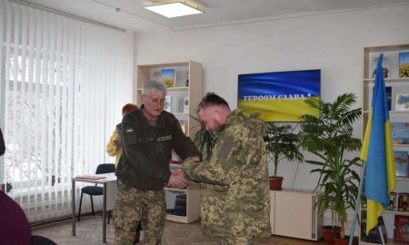 Захисники з Томаківщини отримали державні нагороди (фото)