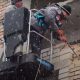 У Марганці під крижаним дощем усували наслідки нічного обстрілу (відео)