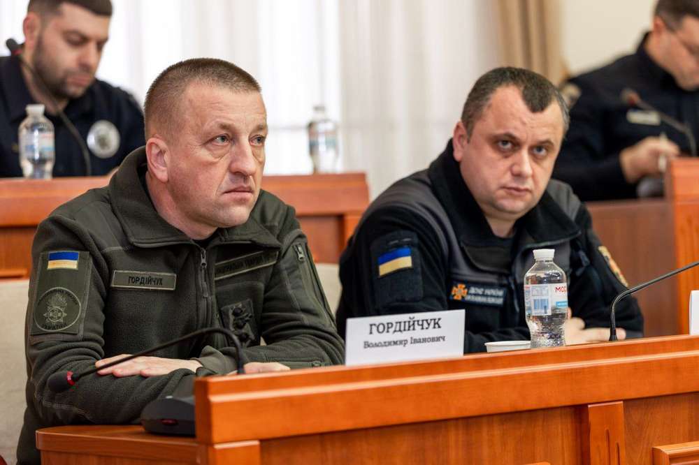 Гучномовці, додаткові наряди, генератори: з приводу похолодання на Дніпропетровщині зібралася Рада оборони