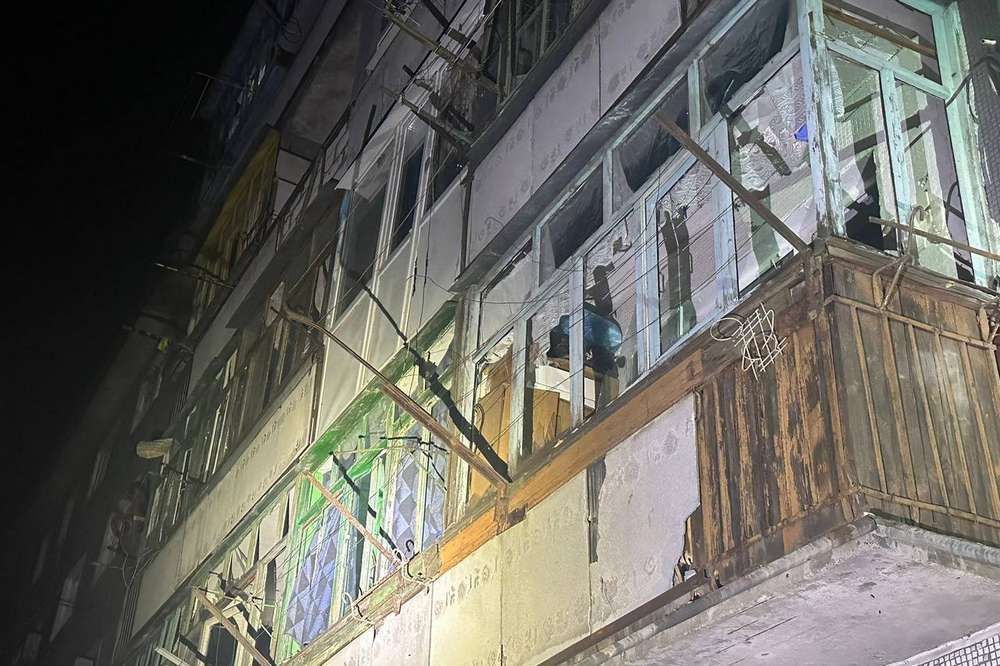 Окупанти вдарили по Марганцю вночі 15 січня: без світла 2000 родин, пошкоджено будинки і аптеки