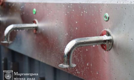 У Марганці почали працювати дві нові очисні станції: де тепер можна набрати воду