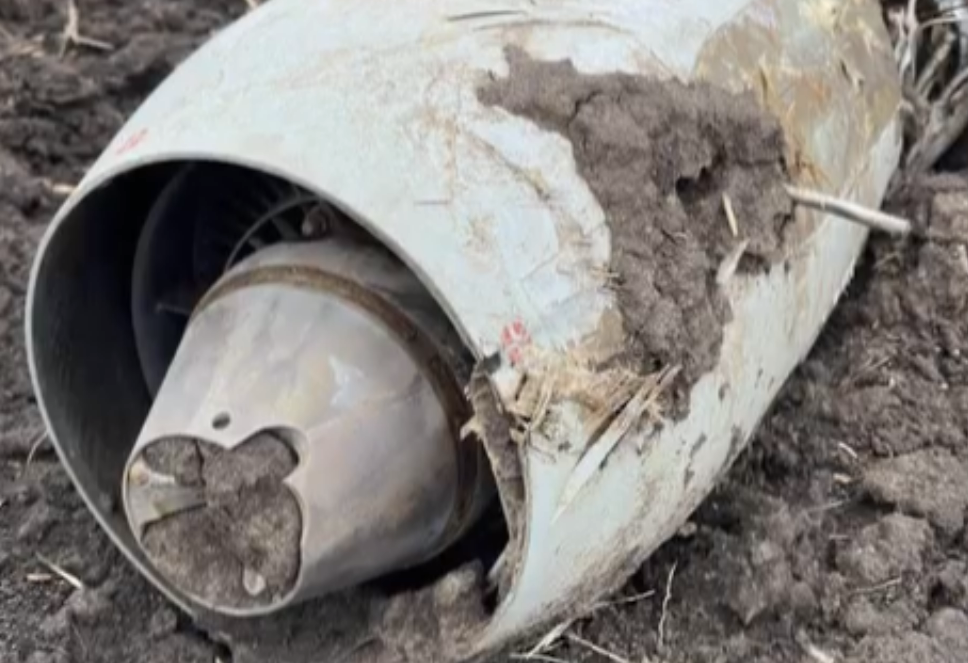 Поліція Дніпропетровщини показала відео знищення російської ракети, що не розірвалася