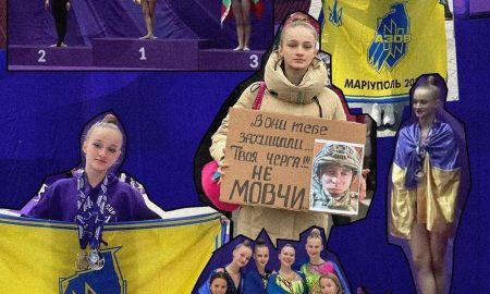 «Мій брат досі у полоні»: гімнастка з Нікополя розгорнула прапор «Азову» під час змагань у Дубаї