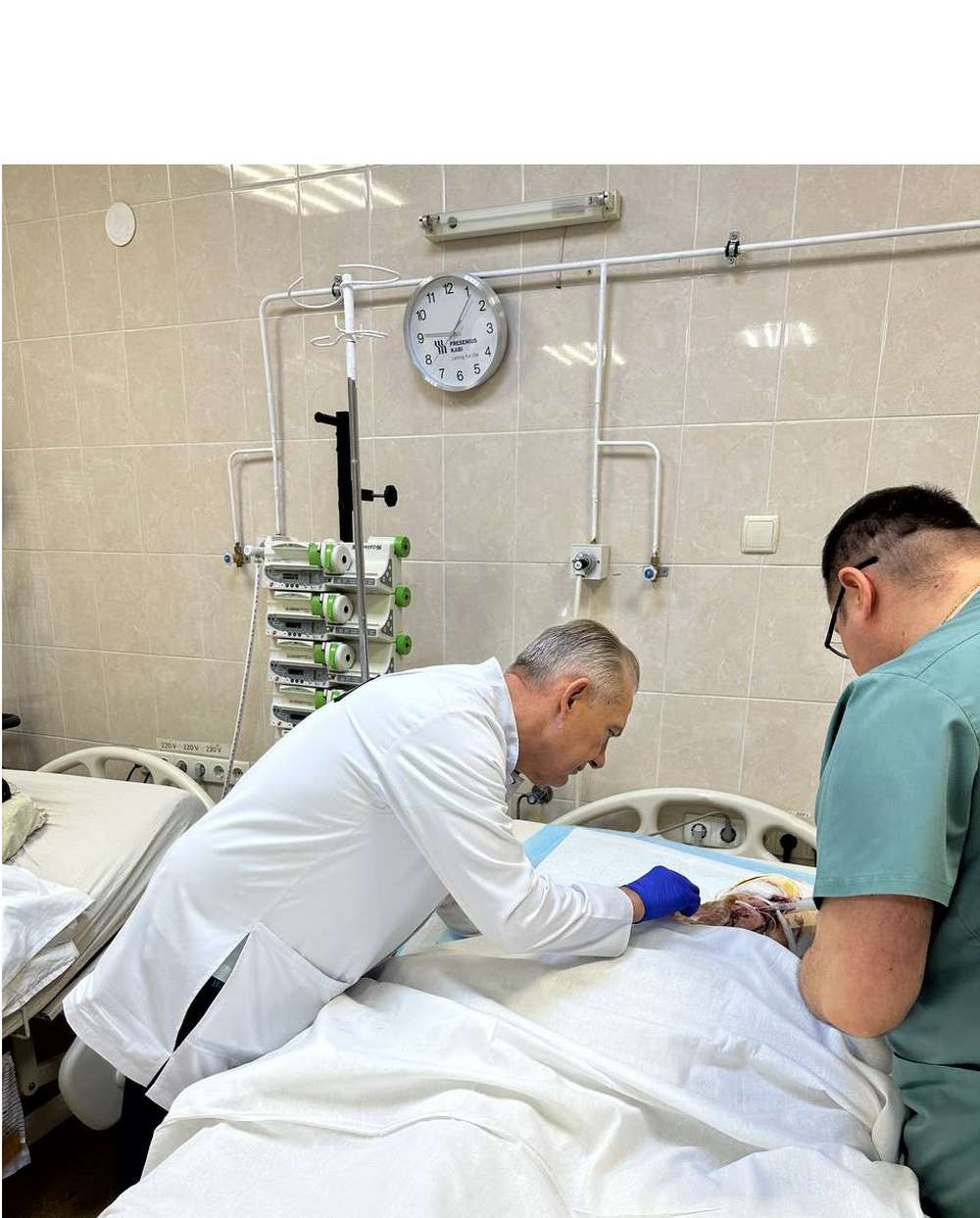 Ракета поцілила прямо у лікарню: у Дніпрі рятують медика Аллу Тимофіївну з Селідового