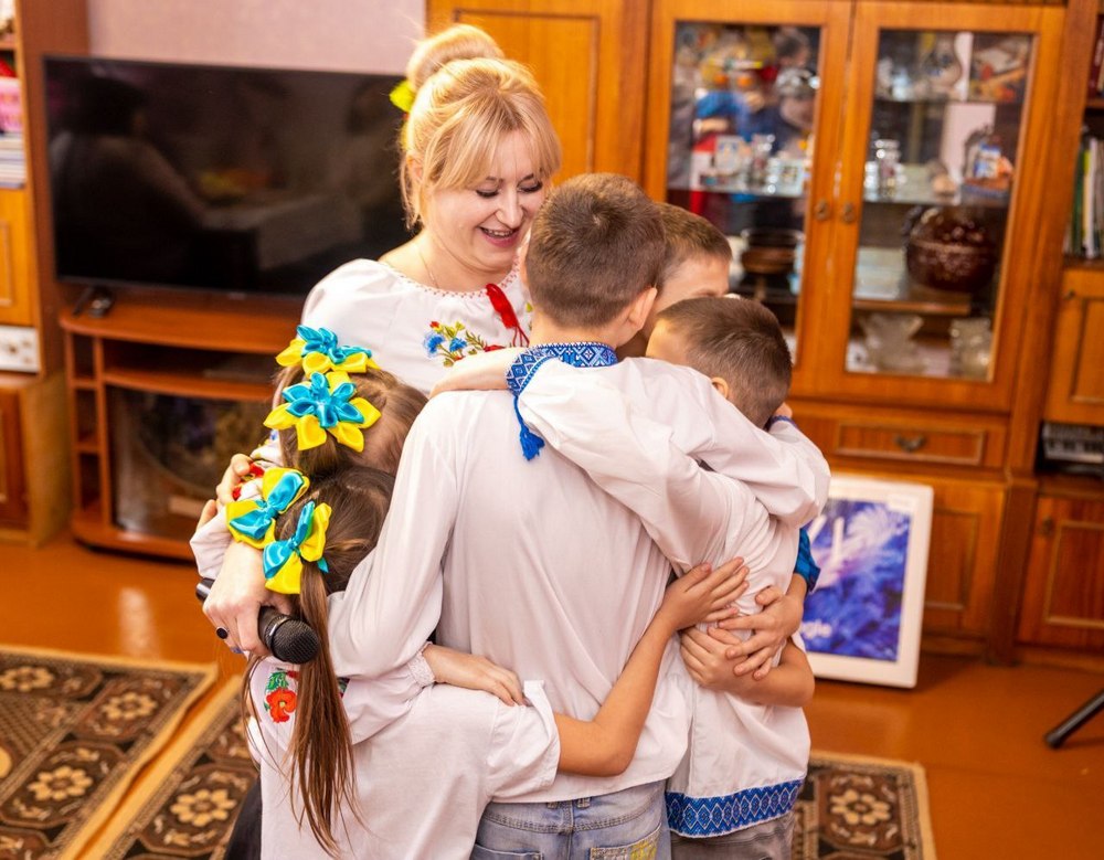 Марганецька і ще дві громади області отримали допомогу від Фонду першої леді Олени Зеленської