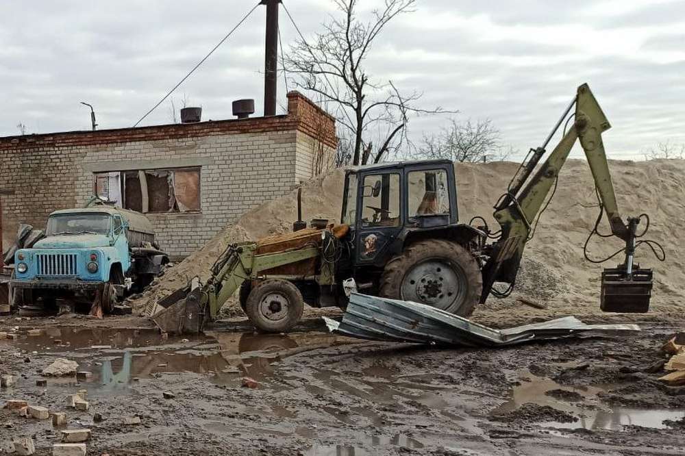 Майже вся комунальна техніка потрощена в Новомосковську, є приліт на Павлоградщині  - наслідки атаки 7 лютого