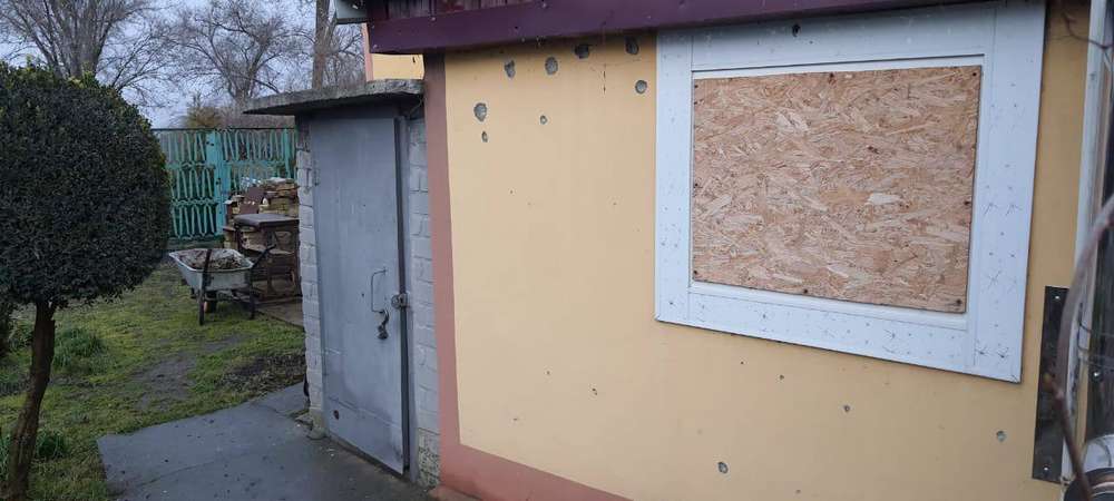 Пошкоджено будинок, водопровід: наслідки обстрілів Нікополя 11 лютого