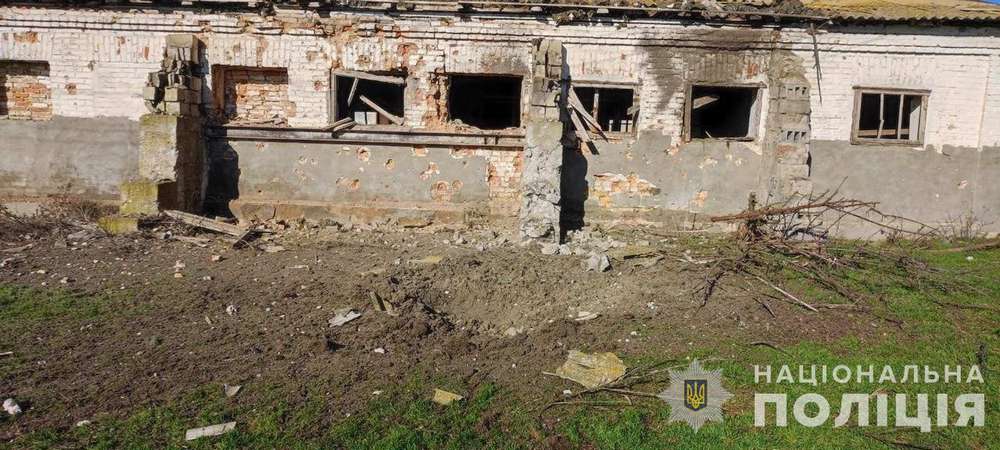 Нікополь та три села потерпали від ударів росіян – поліція розповіла про наслідки ворожих атак