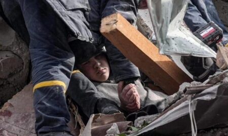 Хлопець під завалами, якого показали у «20 днів у Маріуполі», вижив і був врятований у Дніпрі – Сергій Лисак
