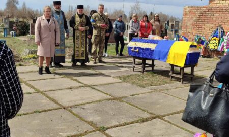 29 березня на Нікопольщині провели в останню путь загиблого Захисника (фото)