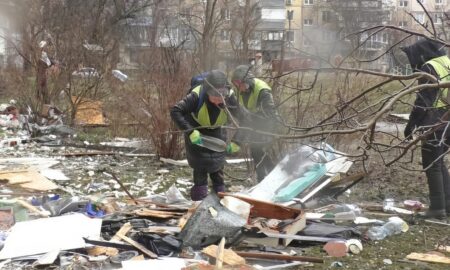 Комунальники Нікополя усувають наслідки обстрілів, відновлюють функціонування інфраструктури (фото)