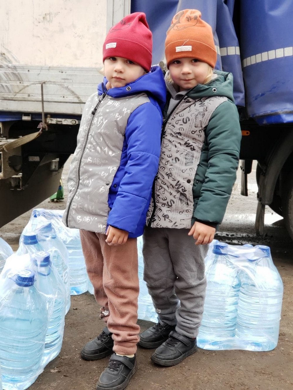 2808 бутлів води сьогодні отримали мешканці села Топила на Нікопольщині (фото)
