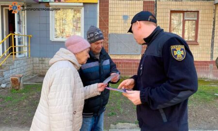 Мешканцям Нікополя розповіли, як дійти у випадку виявлення вибухонебезпечних предметів (фото)